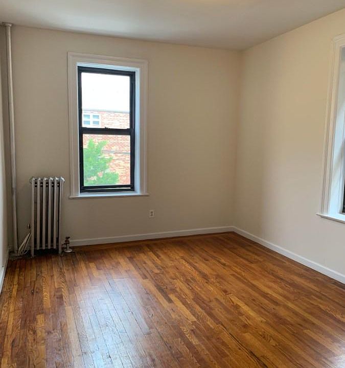 2nd image of 2978 E 196th St APT 5D