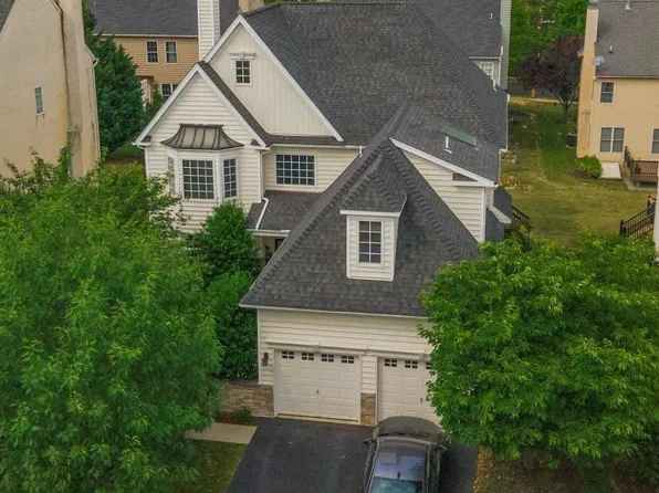 446 Waynebrook Dr, Chester Springs, PA 19425