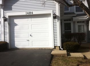 1404 Walnut Hill Ave, Saint Charles, IL 60174