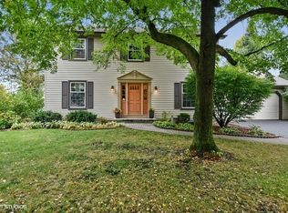 1310 Chestnut Ridge Dr, Naperville, IL 60540