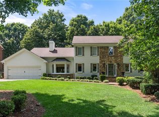 3299 Wynnewood Dr, Greensboro, NC 27408