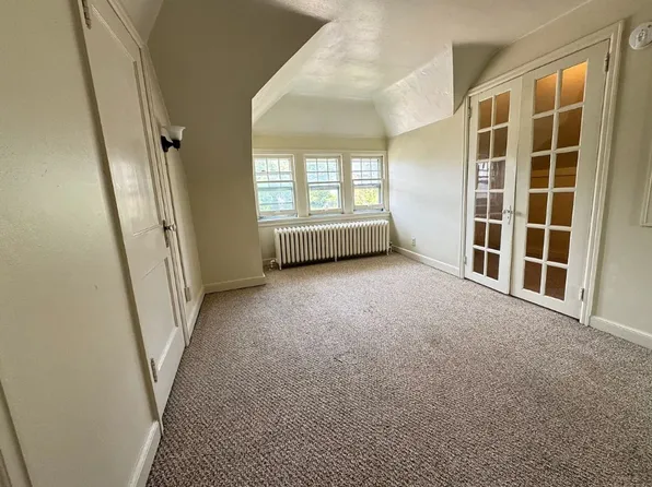 1804 E 4th St, Duluth, MN 55812