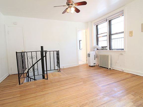 3rd image of 1934 Waverly St APT A100