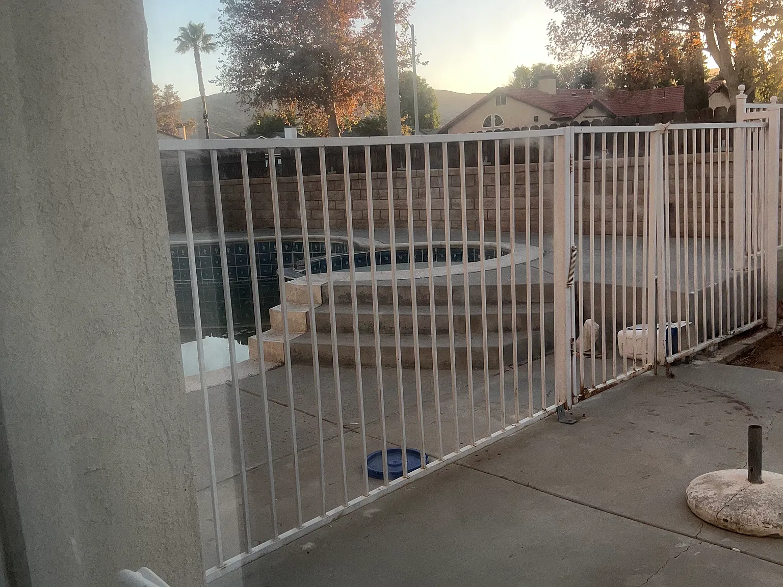 39505 Hawthorne St — Photo 3