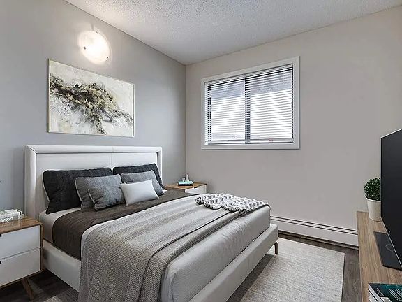 3rd image of 3110A 33rd St W #504475