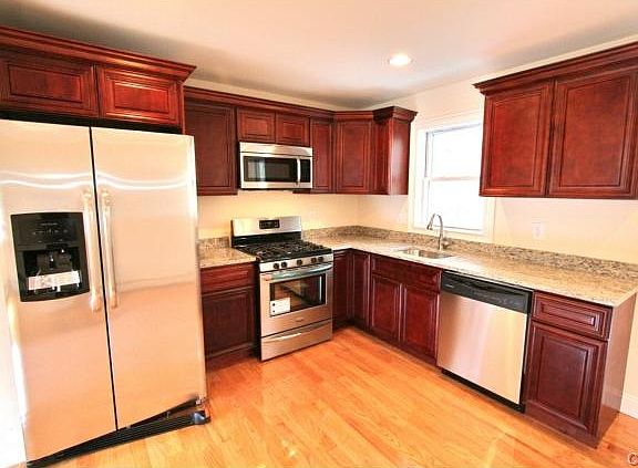 3rd image of 839 Long Hill Ave