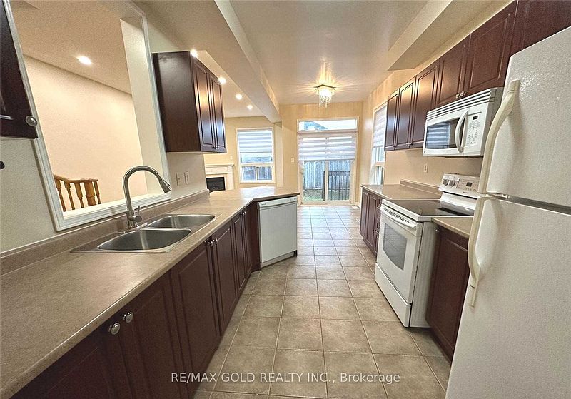 Oakville Townhouse for rent - 3 Bedrooms — photo 12
