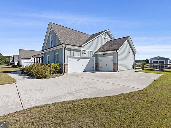 3rd image of 148 Perkins Ct
