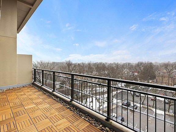 5th image of 1 Horizon Rd APT 806