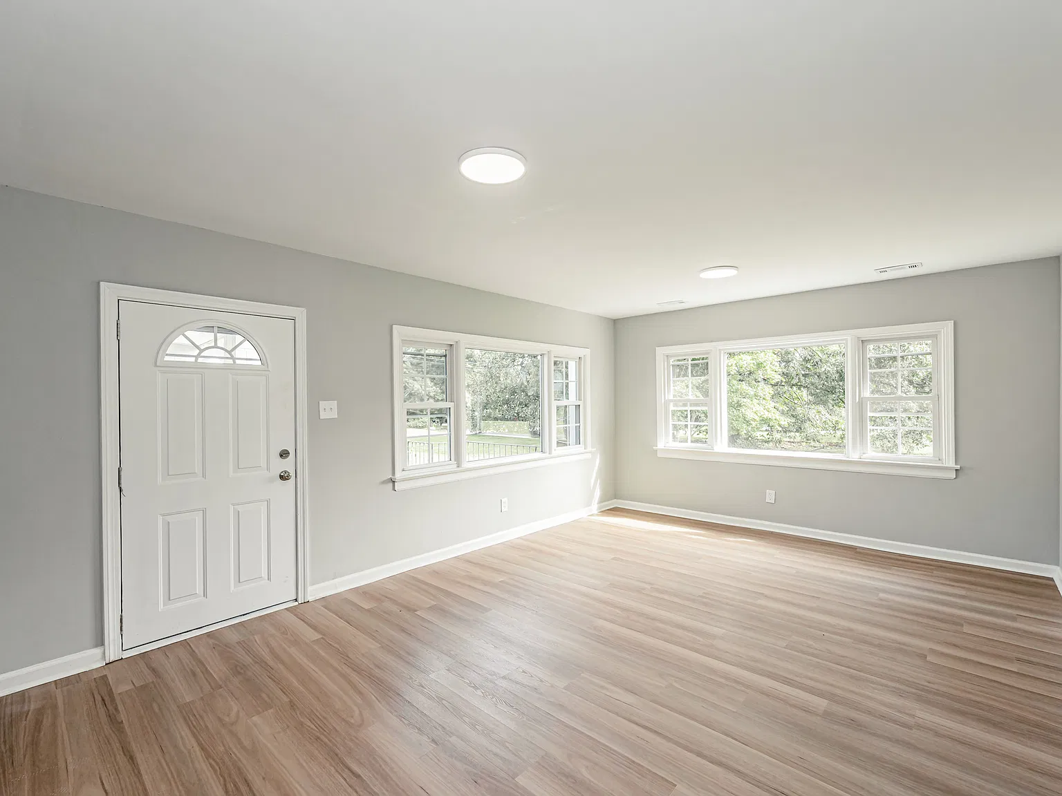 3 bed, 3.5 bath, 1952 sqft, $2,750 — Photo 3