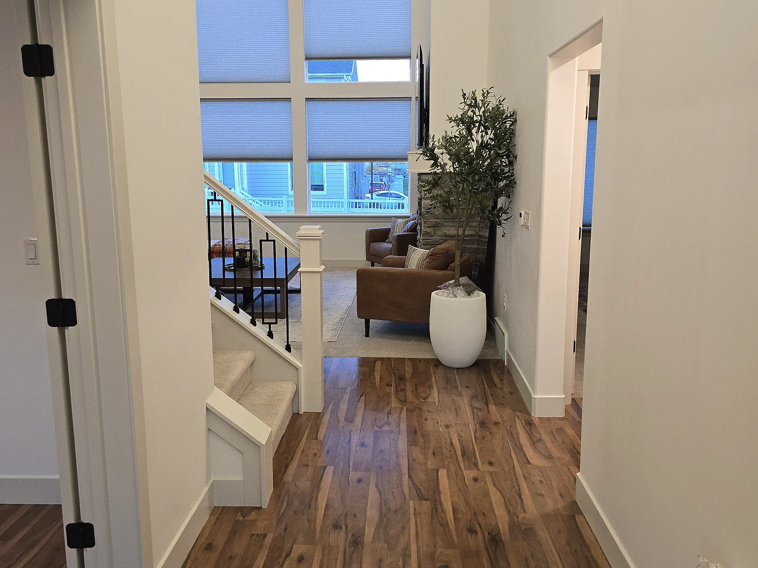 5 bed, 2.5 bath, 4488 sqft, $4,500 — Photo 4