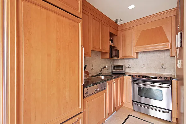 Sold by Corcoran | media 4