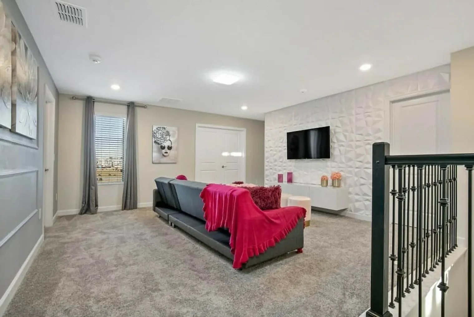 8 bed, 5.0 bath, 3993 sqft, $9,208 — Photo 4
