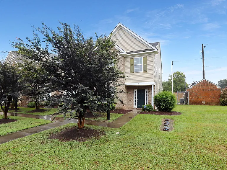 2 Musket Ln — Photo 2