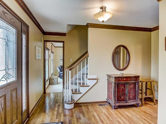 3rd image of 9017 Symmesknoll Ct
