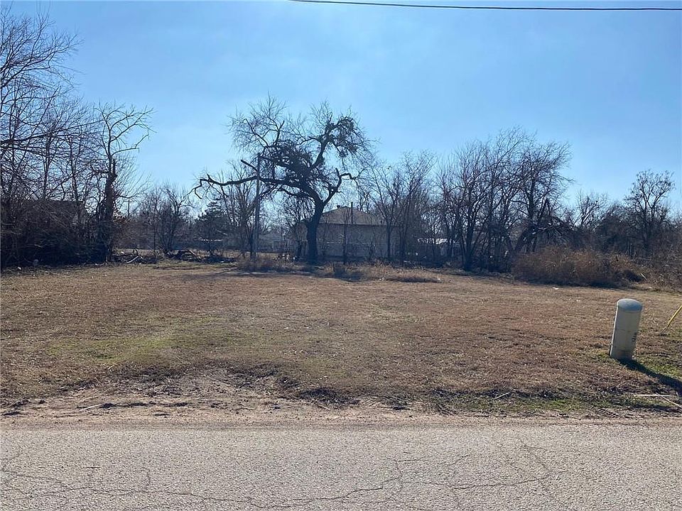 2nd image of 222 SE 17th St