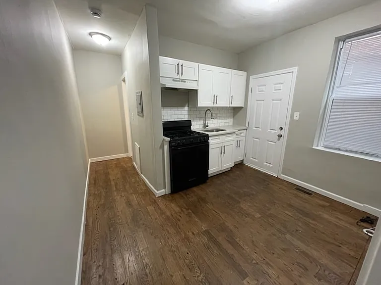 817 18th Ave #2 — Photo 4