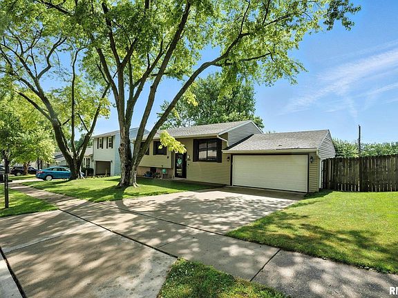 2nd image of 3394 Clearwater Dr