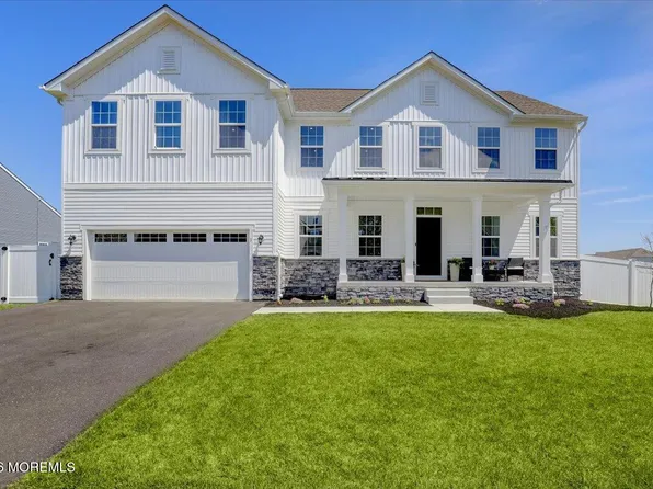 3 Annapolis Street, Farmingdale, NJ 07727