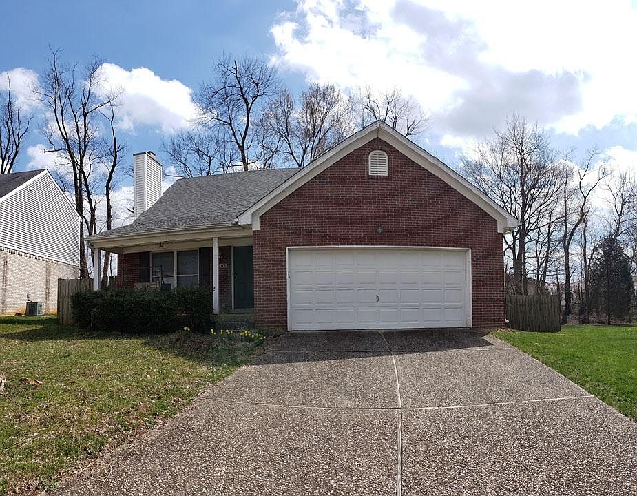 Front of the house, located in a quiet cul-de-sac.