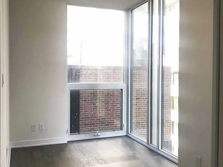 17 Dundonald St #808 — Photo 8