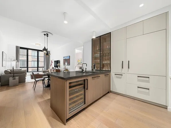 438 E 12th St #3D, New York, NY 10009
