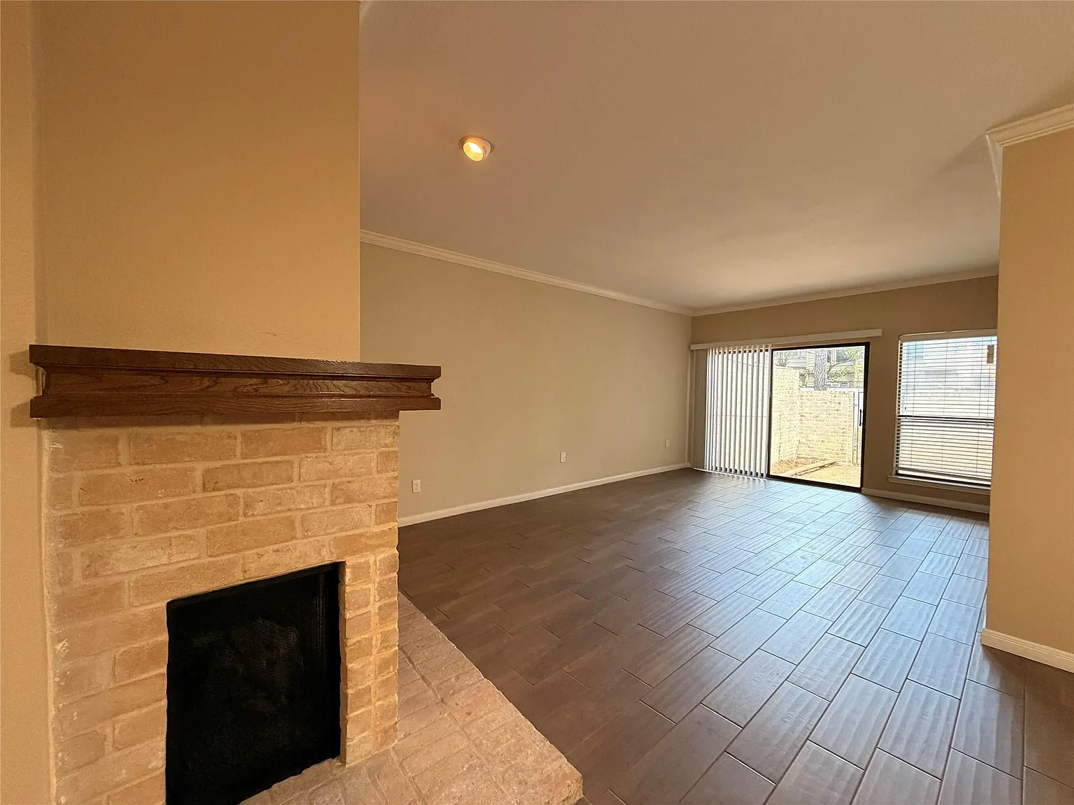 3 bed, 2.5 bath, 2254 sqft, $3,000 — Photo 4