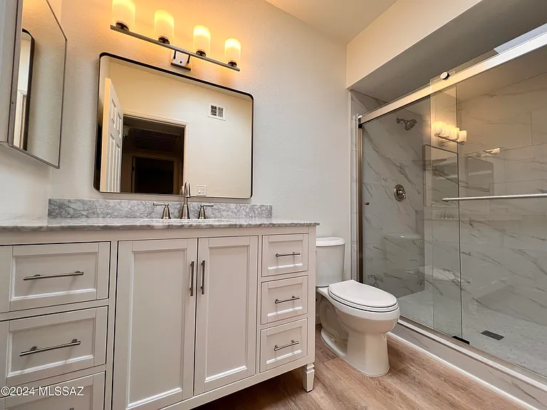 5500 N Valley View Rd #231 — Photo 18