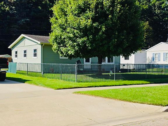 2nd image of 380 Cherry St