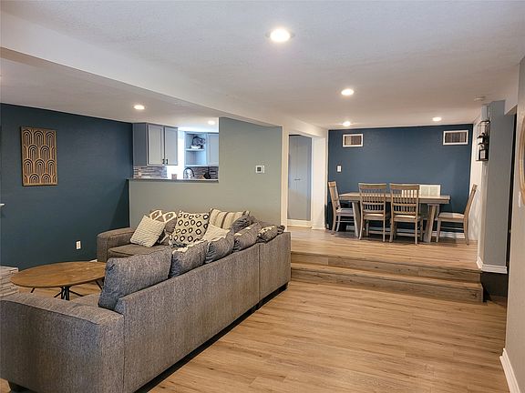 3rd image of 116 Oak Haven Dr