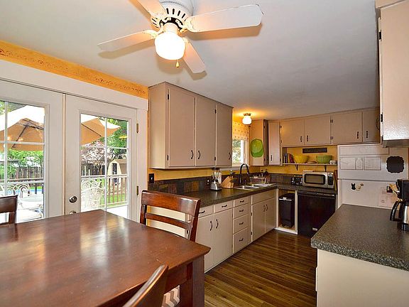 5th image of 3515 E Congress Ave
