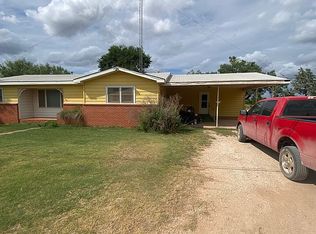 526 NW 2nd St, Trent, TX 79561