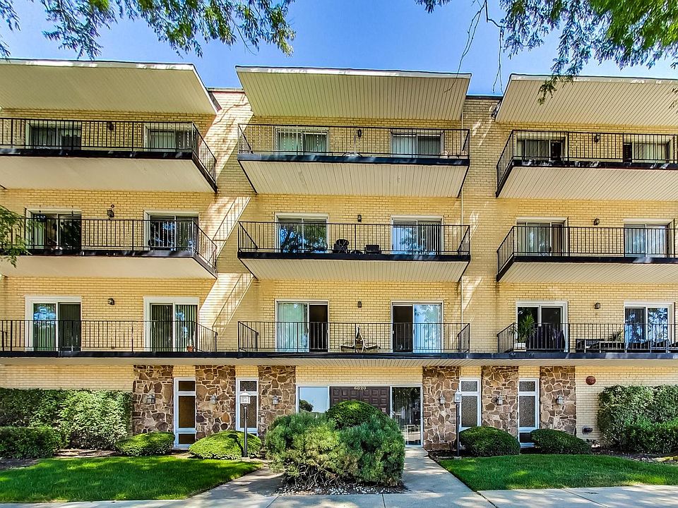 1st image of 6020 Lincoln Ave Unit 204