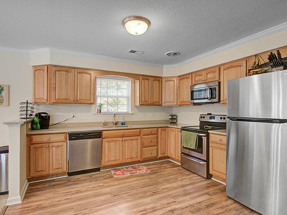4th image of 113 Scotland Dr
