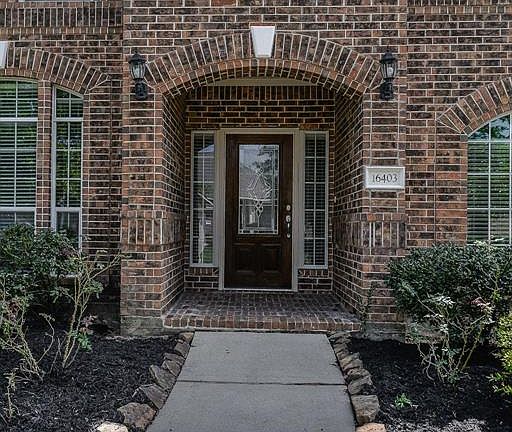 3rd image of 16403 Lakewood Field Dr