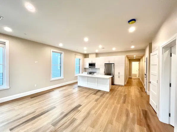 841 Columbia Rd, Dorchester, MA