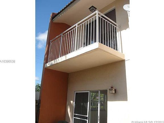 4th image of 2050 NE 140th St APT 11