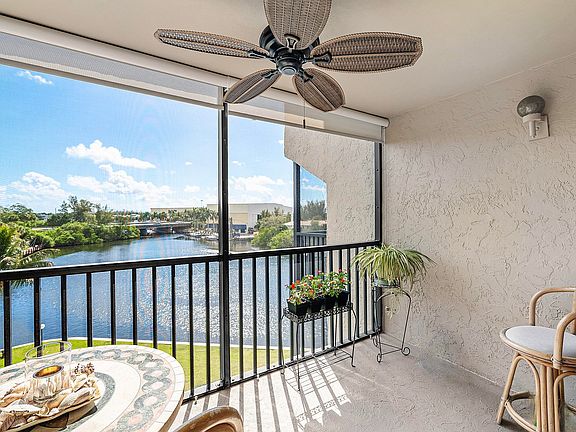 4th image of 7 Royal Palm Way #507