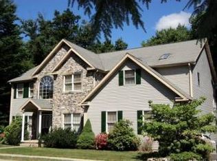 24 Tall Oaks Dr, Pottsville, PA 17901