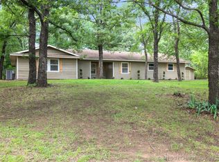 927 Rolling Wood Hills Dr, Durant, OK 74701