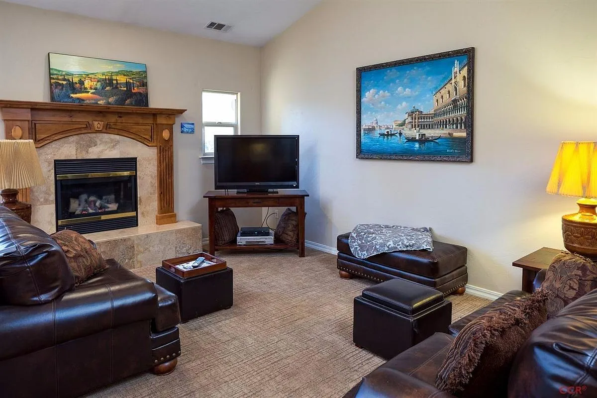 2 bed, 1.5 bath, 1000 sqft, $3,000 — Photo 2