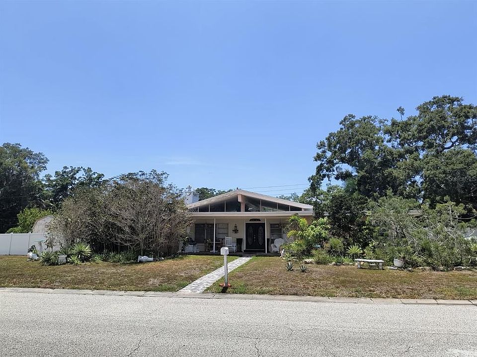1st image of 790 OAKWOOD DRIVE