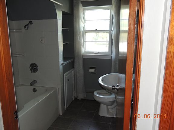 5th image of 250 Borland Ct