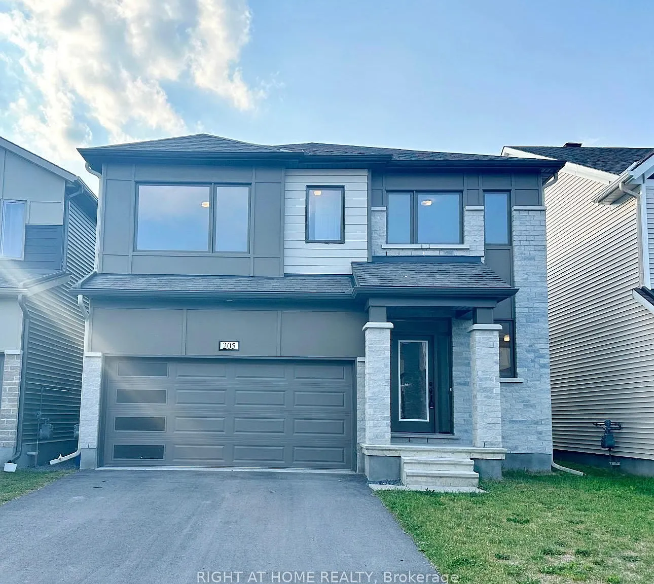 4 bed, $3,000 — Photo 1