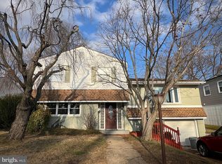 1127 Kent Ln, Philadelphia, PA