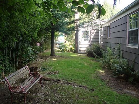 4th image of 238 Crescent Dr