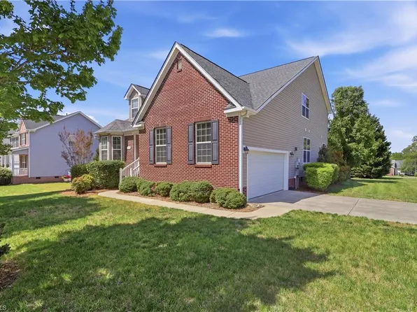 319 Ironwood Dr, Thomasville, NC 27360