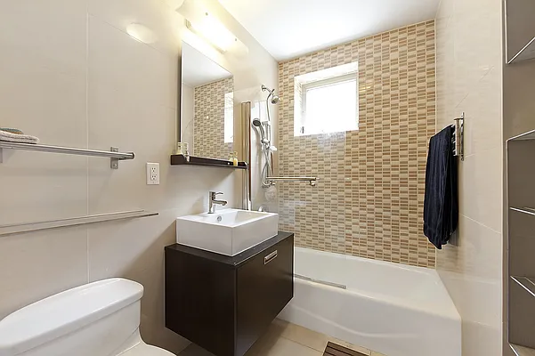 Sold by Nest Seekers International | media 4