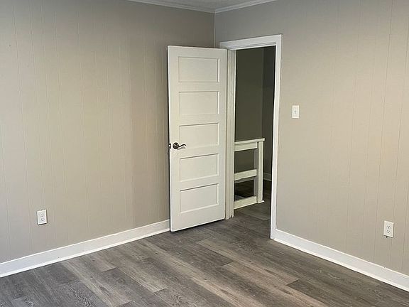 5th image of 440 Lake Hill Dr APT 105