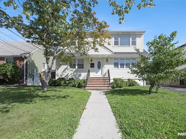 133 Summit Ave, Elmwood Park, NJ 07407